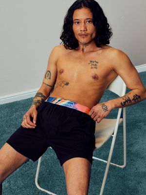 lounge-shorts-pride-000nm2250eub1
