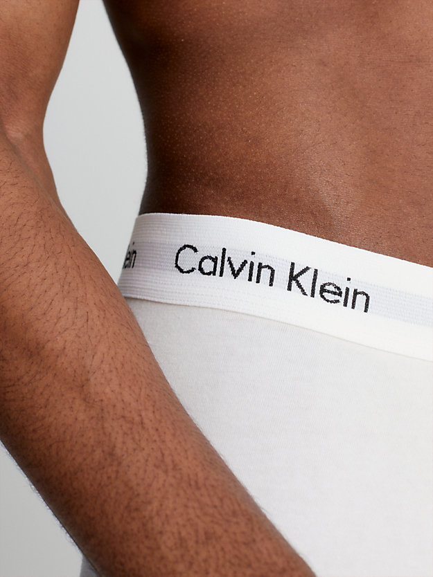 white 3 pack low rise trunks - cotton stretch for men calvin klein