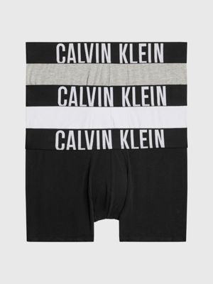 Calvin Klein - @alanmorii com a icônica Cueca Boxer Modern