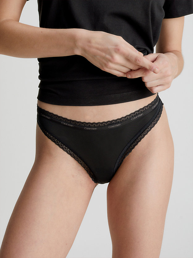 black stringi - bottoms up dla kobiety - calvin klein