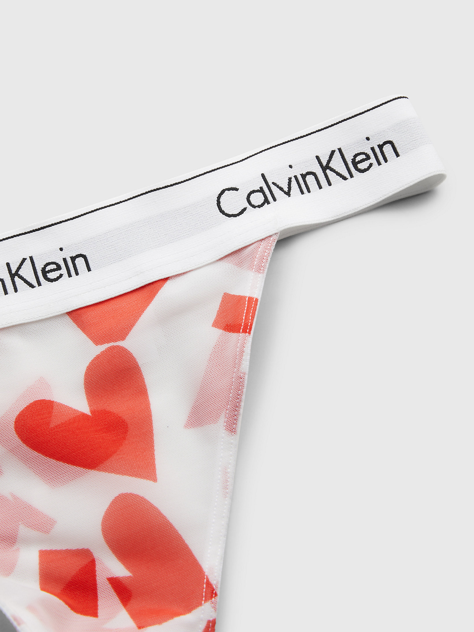 String Thong - Modern V-Day Calvin Klein® | 000QF7018EBBG
