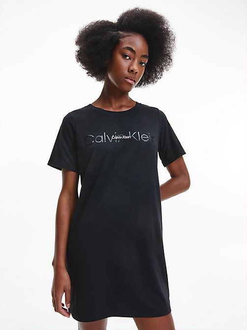 Calvin Klein Denim Jeans M Mirror Logo Tee Black Dames Kleding voor voor Nachtmode voor Nachtjaponnen en nachthemden 
