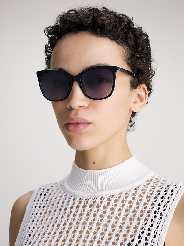 lunettes de soleil rectangulaires ck23500s black pour femmes calvin klein