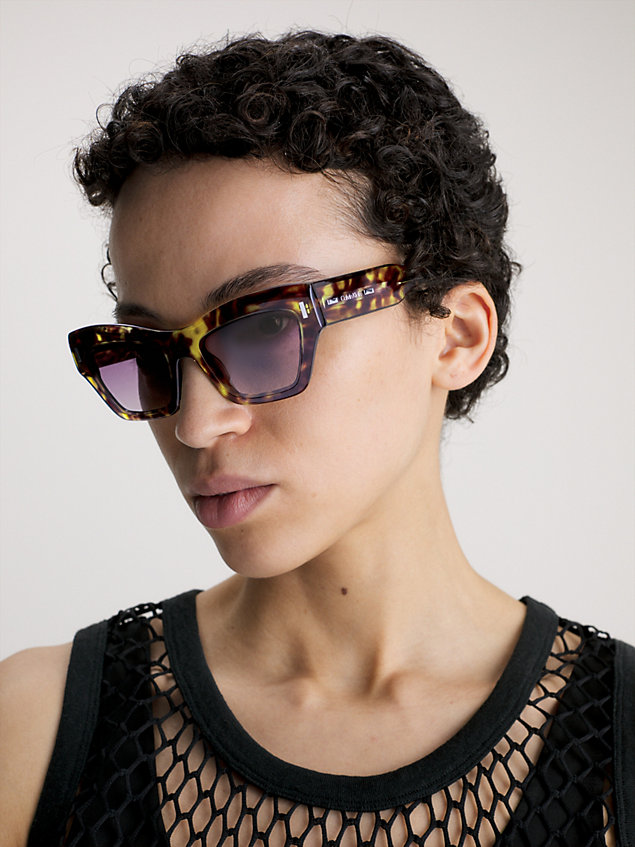 occhiali da sole a farfalla ck23503s purple da donna calvin klein