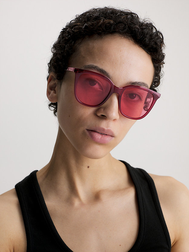 purple prostokątne okulary przeciwsłoneczne ck23506s dla kobiety - calvin klein