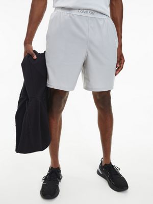 Pantalones para hombre | Vaqueros cortos Calvin Klein®