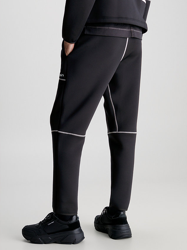 black jogginghose mit steppnaht für herren - ck performance