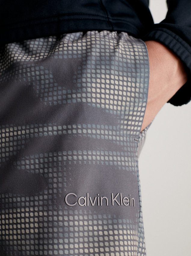 grey kurze sporthose mit print für herren - ck performance