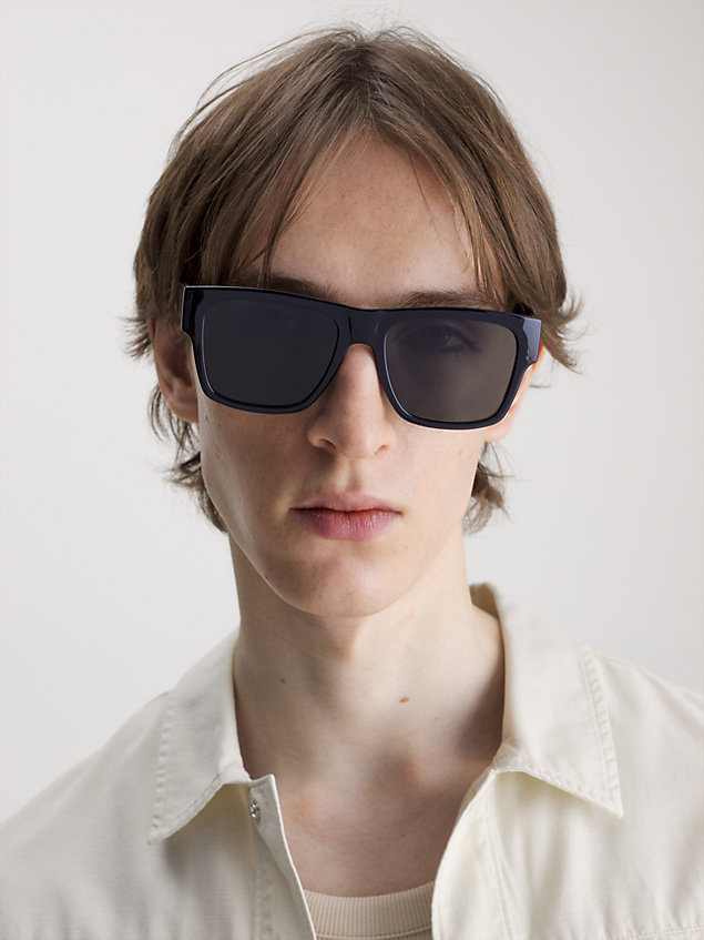 black prostokątne okulary przeciwsłoneczne ckj23605s dla mężczyźni - calvin klein jeans
