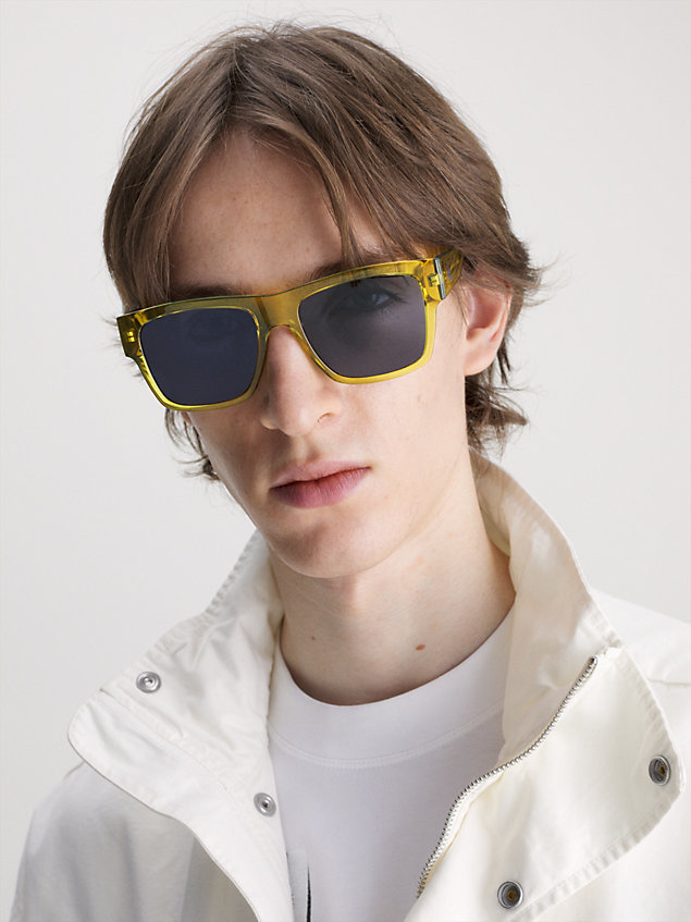 lunettes de soleil rectangulaires ckj23605s yellow pour hommes calvin klein jeans