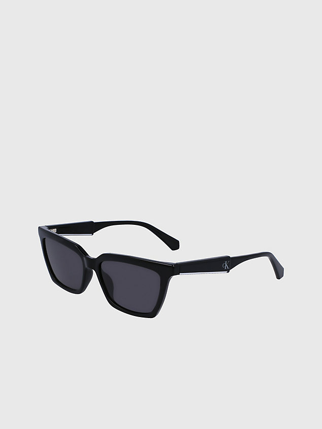 lunettes de soleil œil de chat ckj23606s black pour femmes calvin klein jeans
