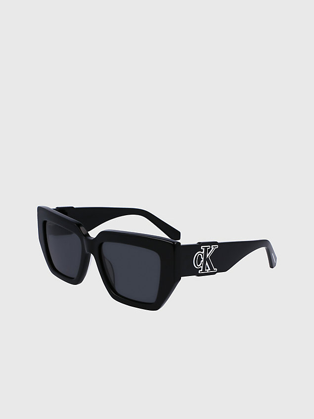 lunettes de soleil papillon ckj23608s black pour femmes calvin klein jeans