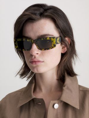 Women's Sunglasses - Cat Eye, Round & More | Calvin Klein®