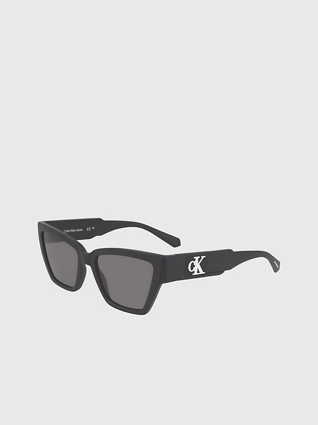 matte black okulary przeciwsłoneczne w stylu cat eye ckj23624s dla kobiety - calvin klein jeans
