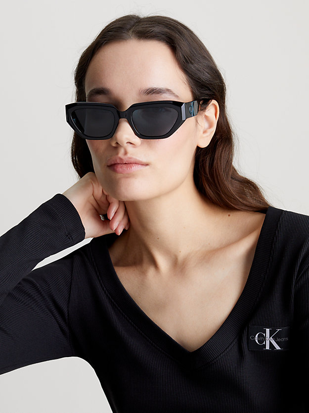 lunettes de soleil rectangulaires ckj23652s black pour unisex calvin klein jeans