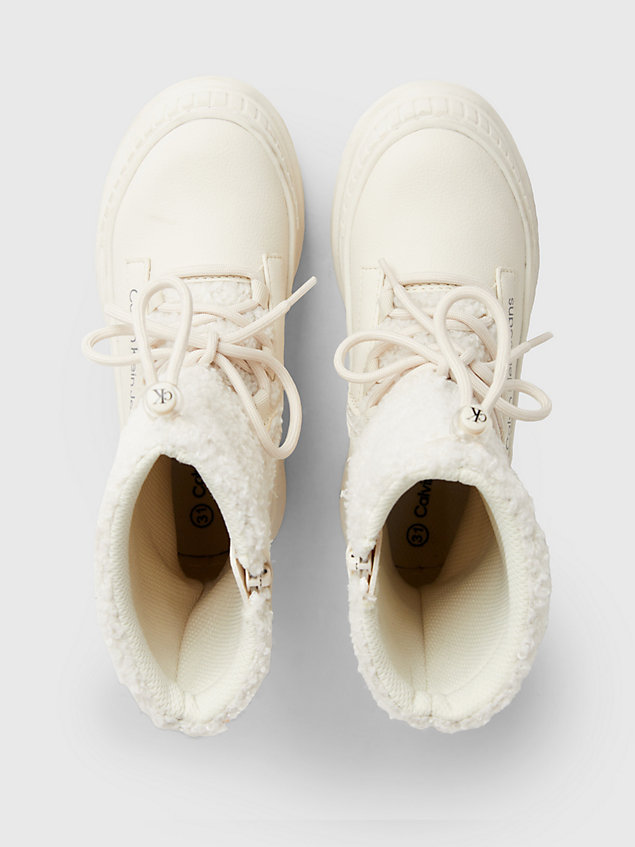 botas de nieve de felpa para niños white de nina calvin klein jeans