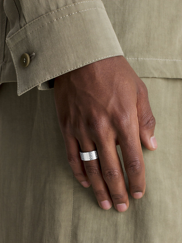 silver pierścionek - iconic for him dla mężczyźni - calvin klein