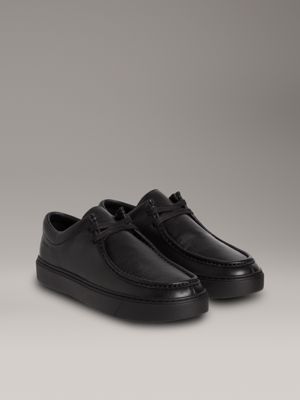 triple black hybride schnürschuhe aus leder mit materialschürze im zehenbereich für herren - calvin klein