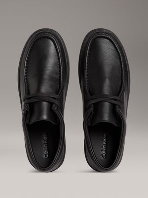 triple black hybride schnürschuhe aus leder mit materialschürze im zehenbereich für herren - calvin klein