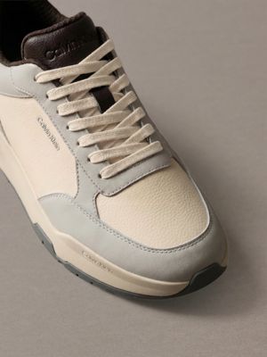 light cashew/light grey/rocky brown lederen stevige sneakers in dad-stijl voor heren - calvin klein