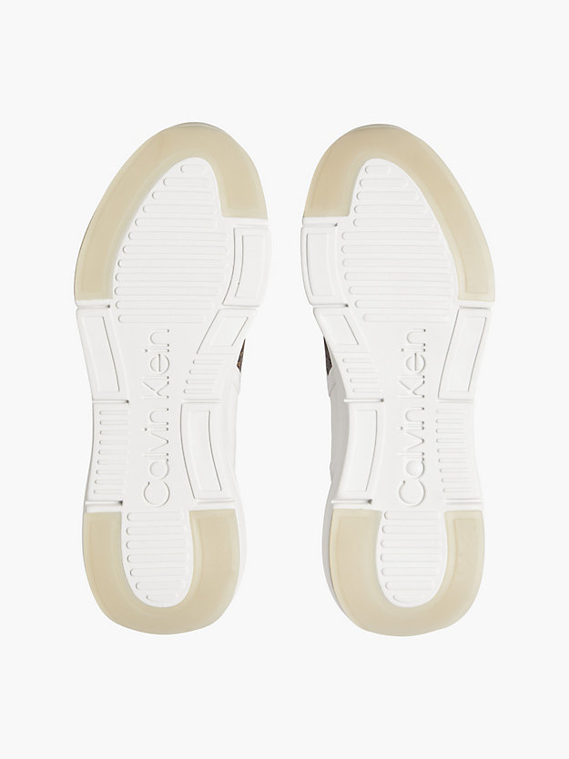 white / brown mono sneakers aus recyceltem kunstleder für damen - calvin klein