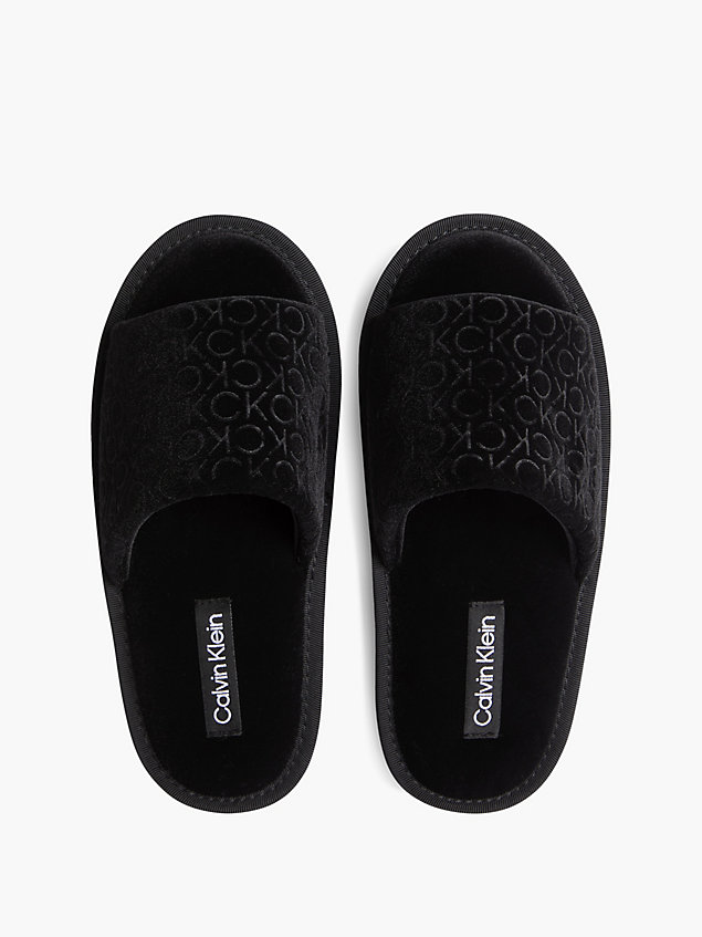 black recycelte logo-slipper aus samt für damen - calvin klein