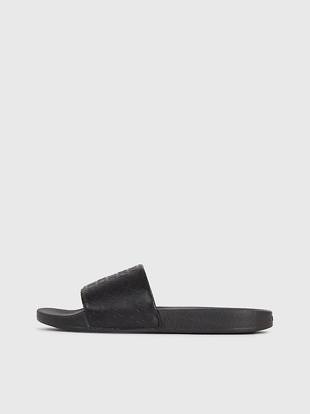 black recycelte slippers mit logo für damen - calvin klein