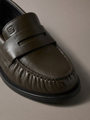 thea - mocassins à pampilles en cuir plissé rocky brown pour femmes calvin klein