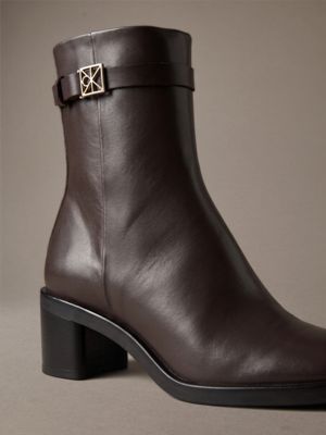 fudge/black skórzane botki z obcasem słupkowym dla kobiety - calvin klein