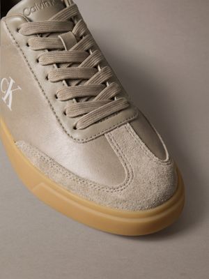 desert taupe/dk ecru/l gum leather signature logo trainers for women calvin klein