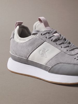 light grey/formal grey/gray lilac lauf-sneakers aus wildleder mit charakteristischem logo für damen - calvin klein