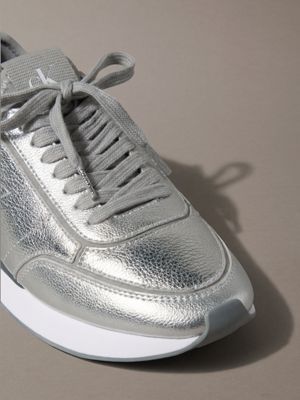 zapatillas de running de piel metálica silver de mujeres calvin klein