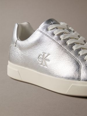 sneakers signature in pelle metallizzata con logo silver/marshmallow da donne calvin klein