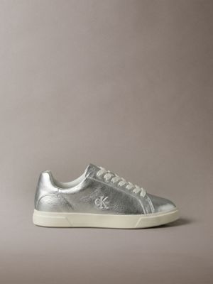 sneakers signature in pelle metallizzata con logo grey da donne calvin klein