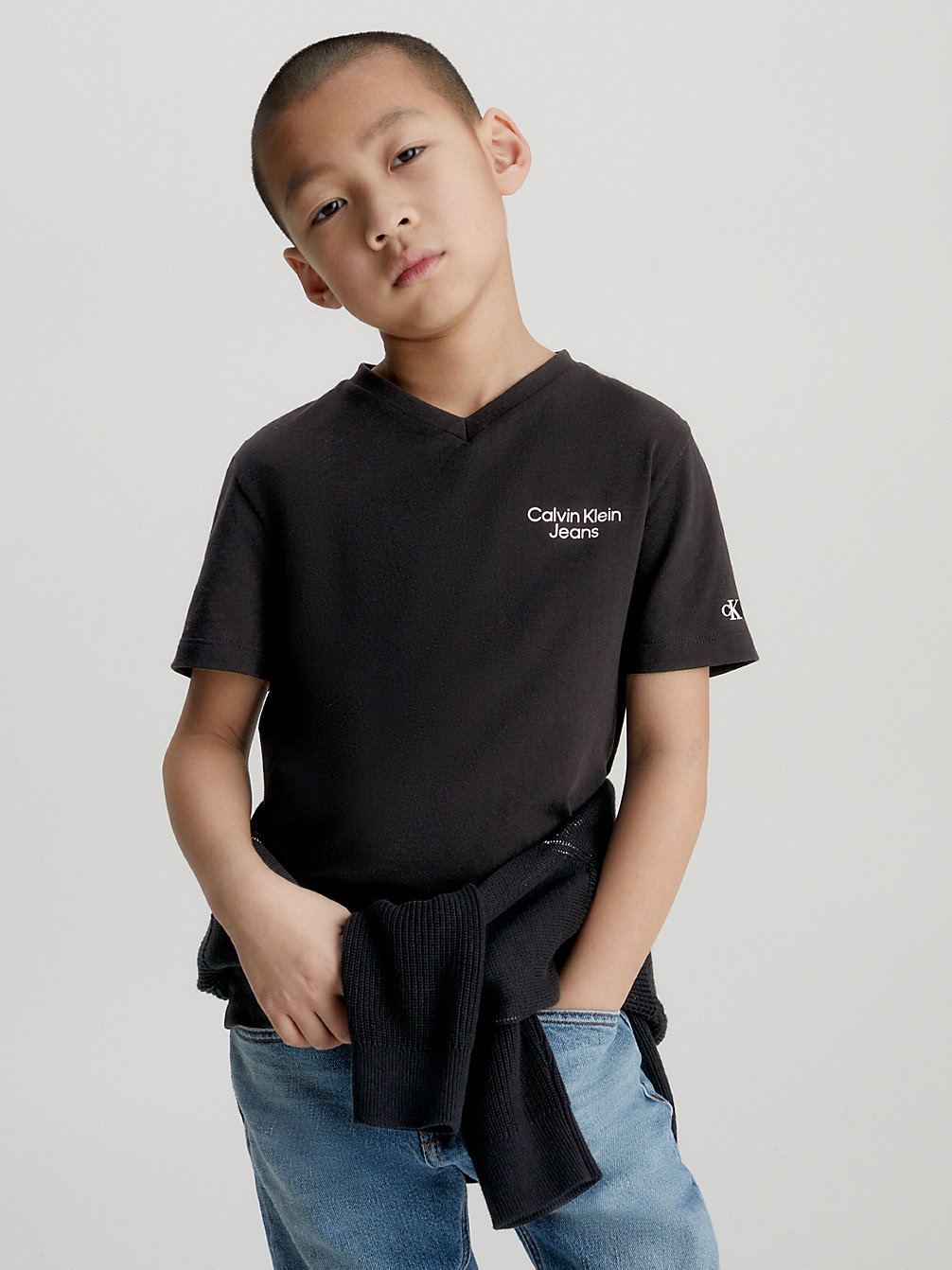 CK BLACK > T-Shirt Z Bawełny Organicznej Z Dekoltem W Serek > undefined boys - Calvin Klein