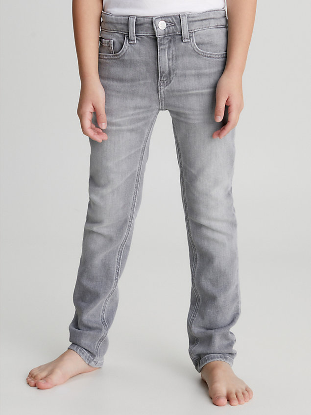 grey mid rise slim jeans voor jongens - calvin klein jeans