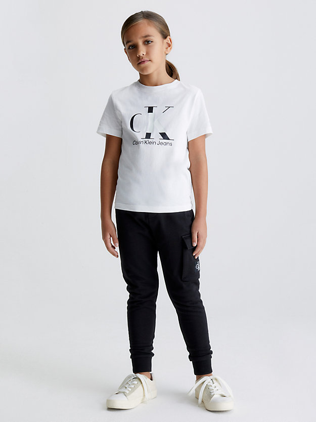 bright white colour reveal logo t-shirt for boys calvin klein jeans