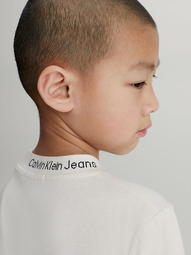 grey long sleeve logo t-shirt for boys calvin klein jeans