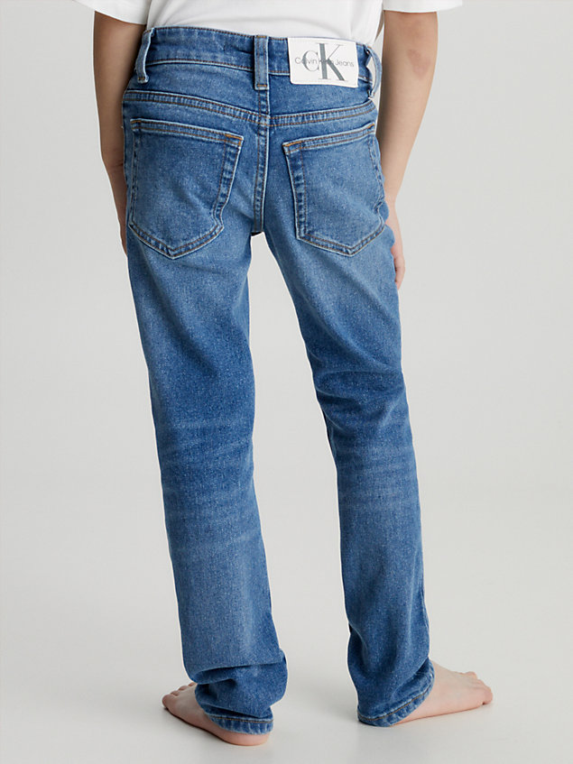 blue mid rise slim jeans voor jongens - calvin klein jeans