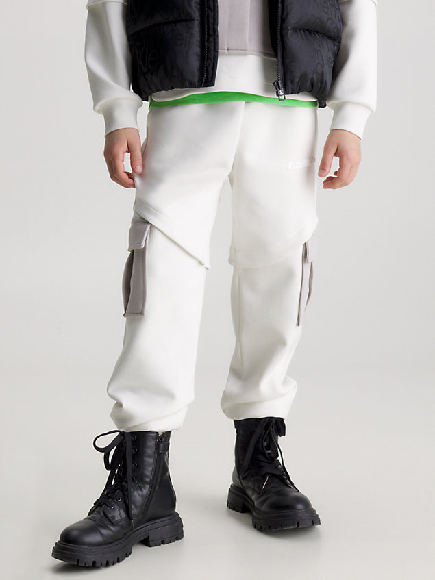 white ontspannen joggingbroek met tussenzakken voor jongens - calvin klein jeans
