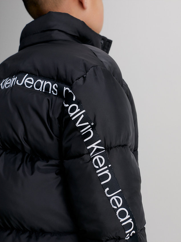 black kurtka puchowa z logo dla boys - calvin klein jeans