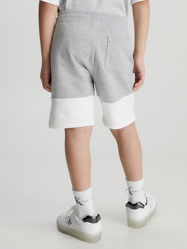 grey jogging-shorts mit blockfarben-design für jungen - calvin klein jeans