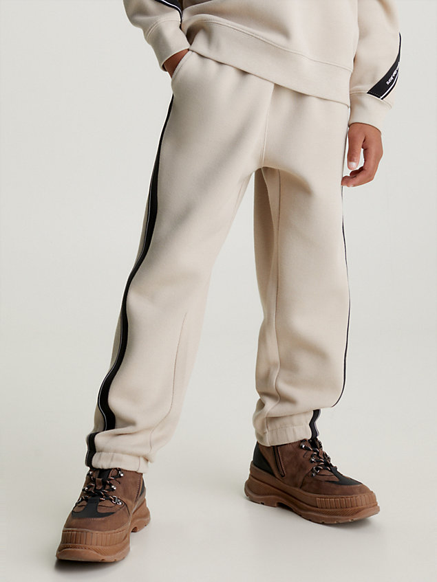 grey lässige jogginghose mit piqué-tape für jungen - calvin klein jeans