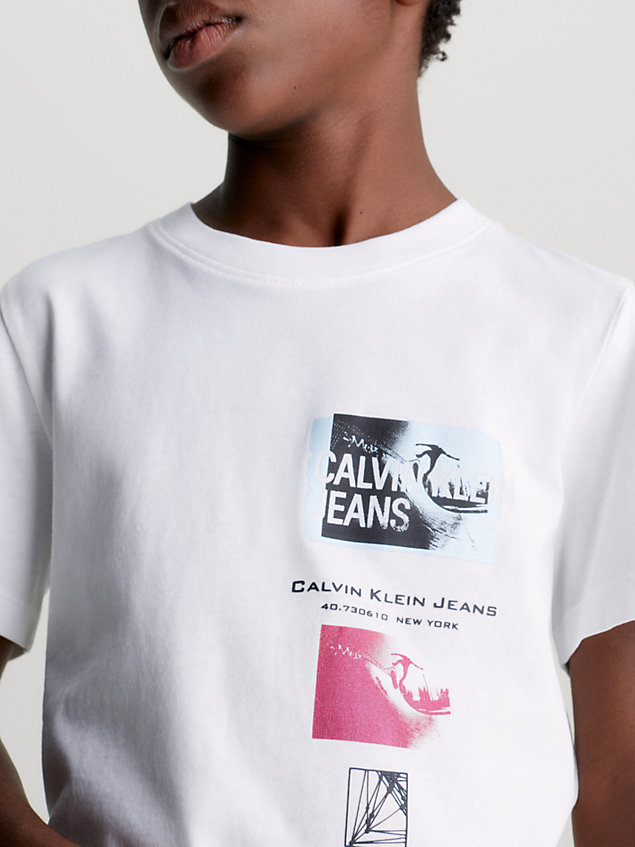 white lässiges t-shirt mit logo-grafik für jungen - calvin klein jeans