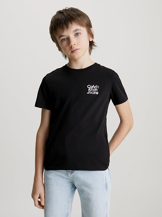 black t-shirt mit logo auf der brust für jungen - calvin klein jeans