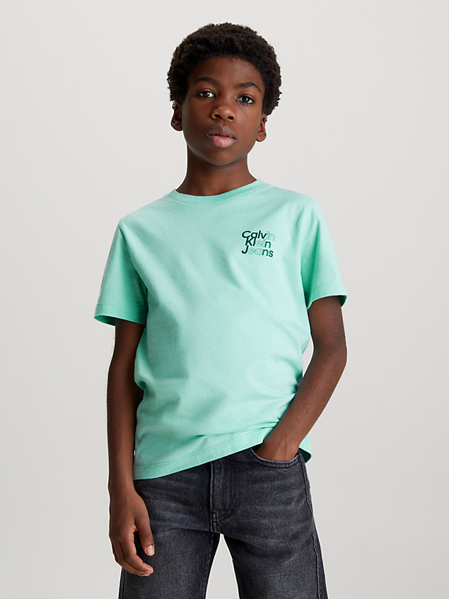 blue t-shirt met logo op de borst voor jongens - calvin klein jeans