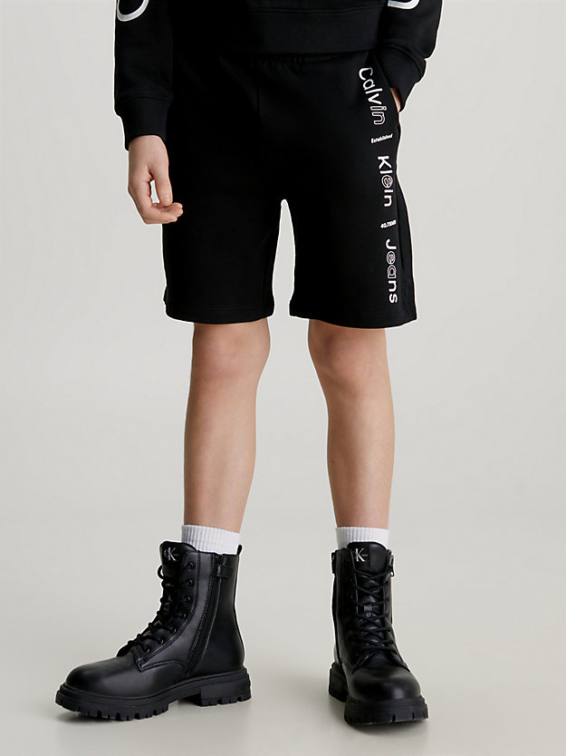 ck black swobodne szorty dresowe z materiału frotte z logo dla chłopcy - calvin klein jeans
