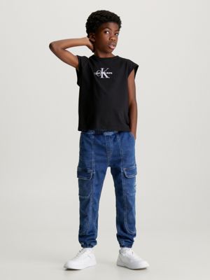 https://calvinklein-eu.scene7.com/is/image/CalvinKleinEU/IB0IB02097_1AA_alternate3?$b2c_updp_m_mainImage_1920$