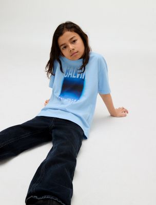 t-shirt con logo con stampa grafica sfumata blue da bambini calvin klein jeans