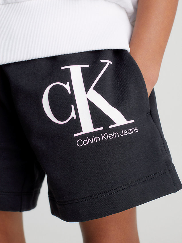 black korte broek met colour-reveal logo voor meisjes - calvin klein jeans